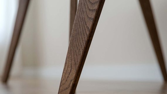 Miniaturka 12 - Klasyczny nowoczesny dębowy stolik 90 cm Basic