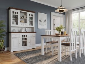 Miniaturka 2 - Biały kredens z orzechowym wykończeniem i stół jadalniany w aranżacji