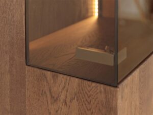 Miniaturka 13 - Dolna część witryny tabacco z podświetleniem LED i uchwytem półki