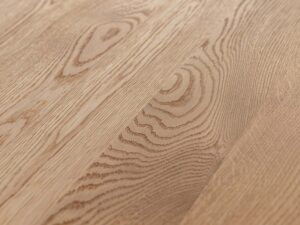 Miniaturka 7 - Detal usłojenia blatu stołu dębowego ze słojami drewna