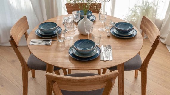 Miniaturka 1 - Klasyczny nowoczesny dębowy stół 90 cm Basic