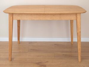 Miniaturka 4 - Stół dębowy prostokątny jasny rozkładany na drewnianej podłodze