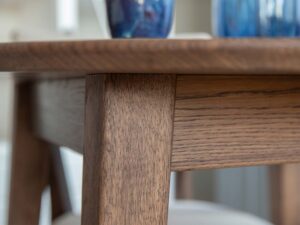 Miniaturka 2 - Detal mocowania nogi do blatu stołu dębowego rozkładanego