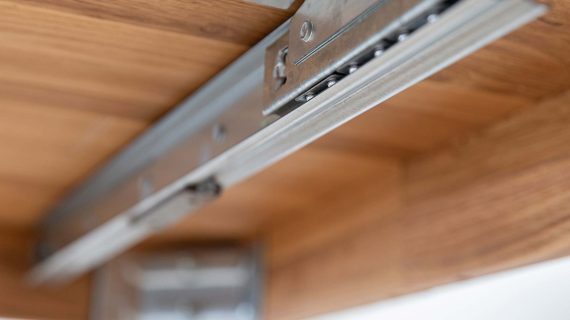 Miniaturka 4 - Klasyczny nowoczesny dębowy stół 90 cm Basic