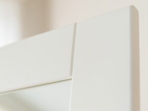 Miniaturka 6 - Detal połączenia ramy lustra stojącego białego bok zbliżenie