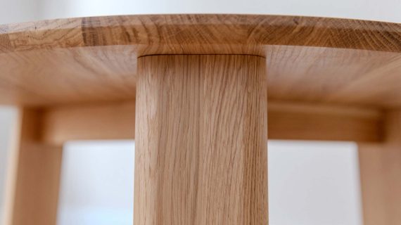 Miniaturka 9 - Klasyczny nowoczesny dębowy stolik 61 cm Asento