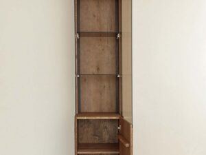 Miniaturka 4 - Półsłupek tabacco z otwartymi drzwiami wnętrze z półkami szklanymi