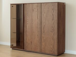 Miniaturka 1 - Highboard tabacco z witrynką i podświetleniem LED na białym tle miniatura