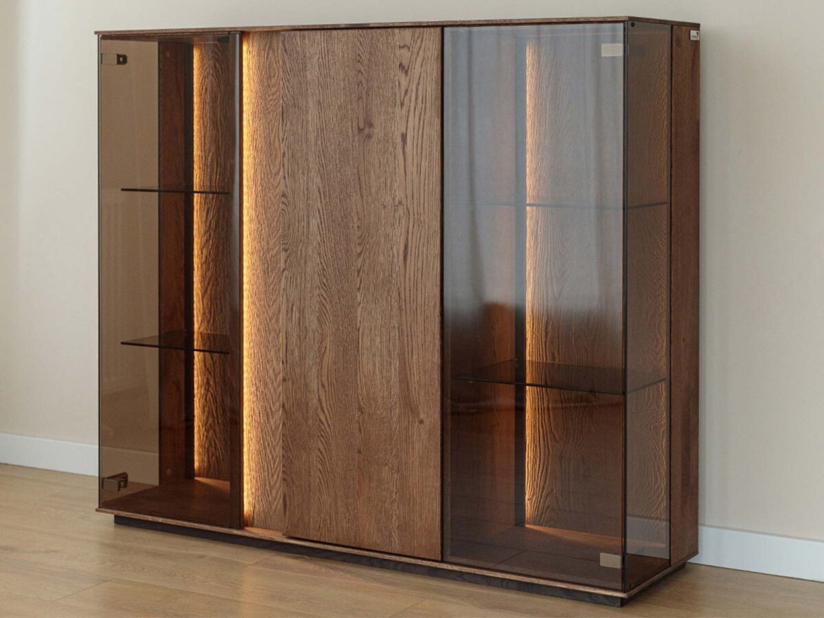 Regał tabacco dębowy z witrynkami szklanymi i podświetleniem LED