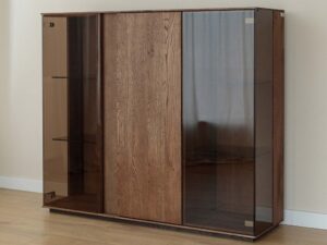 Miniaturka 2 - Regał tabacco dębowy z witrynkami szklanymi drzwiami i półkami