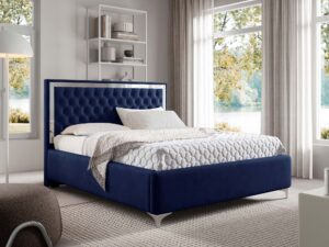 Miniaturka 48 - Łóżko glamour granatowe z pikowanym zagłówkiem w aranżacji sypialni