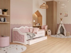 Miniaturka 10 - Pastelowo-różowe łóżko dziecięce tapicerowane w nowoczesnym pokoju dziecięcym