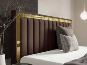 Miniaturka 50 - Zagłówek tapicerowany brązowy ze złotą ramką detal