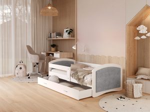 Miniaturka 4 - Szare łóżko dziecięce z pikowanym zagłówkiem i otwartą szufladą w pokoju