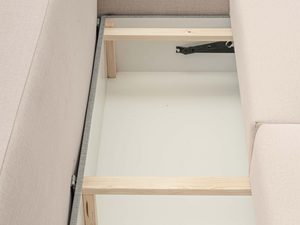 Miniaturka 12 - Wnętrze pojemnika na pościel sofy z drewnianą ramą konstrukcyjną