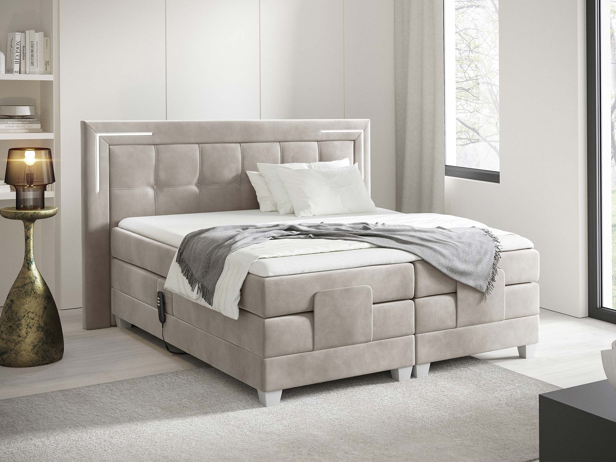 Kremowe łóżko kontynentalne z elektryczną regulacją w sypialni