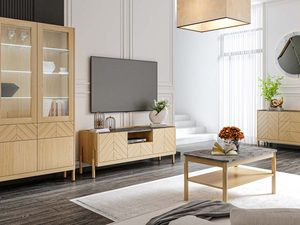 Miniaturka 1 - Zestaw mebli jesionowych w jodełkę w eleganckim salonie witryna szafka RTV komoda