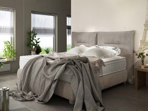 Miniaturka 2 - Łóżko kontynentalne beżowe welurowe w aranżacji sypialni z roślinami