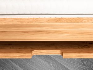 Miniaturka 4 - Łóżko dębowe detal ramy z szufladą uchwyt usłojenie drewna zbliżenie