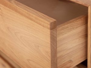 Miniaturka 5 - Dębowa komoda detal otwartej szuflady wnętrze usłojenie drewna