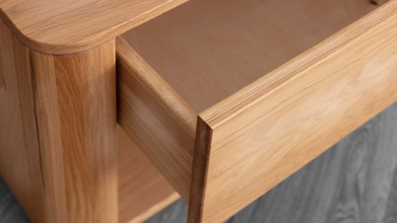 Miniaturka 3 - Szafka nocna z litego drewna Lelina 1L