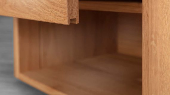 Miniaturka 5 - Szafka nocna z litego drewna Lelina 1L