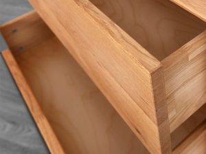 Miniaturka 3 - Dębowa szafka nocna detal dwóch otwartych szuflad konstrukcja zbliżenie