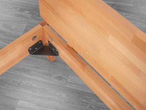 Miniaturka 16 - Łóżko bukowe detal konstrukcji ramy i nogi metalowy kątownik zbliżenie