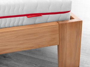 Miniaturka 11 - Łóżko dębowe detal ramy bocznej materac i noga usłojenie drewna