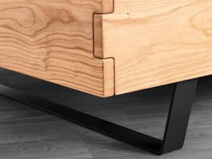 Miniaturka 9 - Łóżko jesionowe detal narożnika ramy i metalowej nogi czarnej