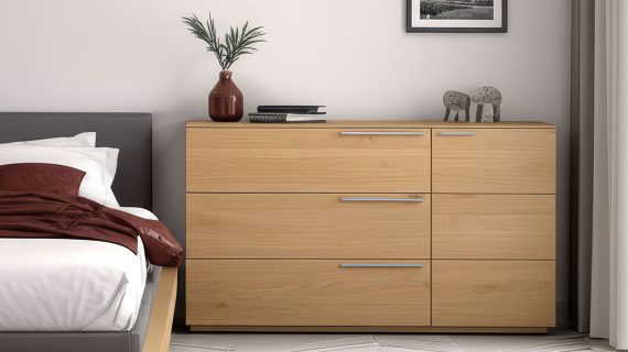 Miniaturka 8 - Komoda drewniana z litego drewna Arella 3L1T