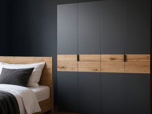 Miniaturka 4 - Grafitowa szafa z dębowymi szufladami w ciemnej sypialni z łóżkiem dębowym aranżacja