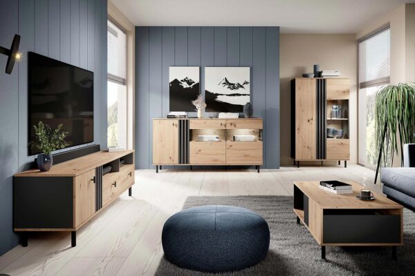 Salon z meblami dębowymi z grafitowymi frontami i stolikiem kawowym