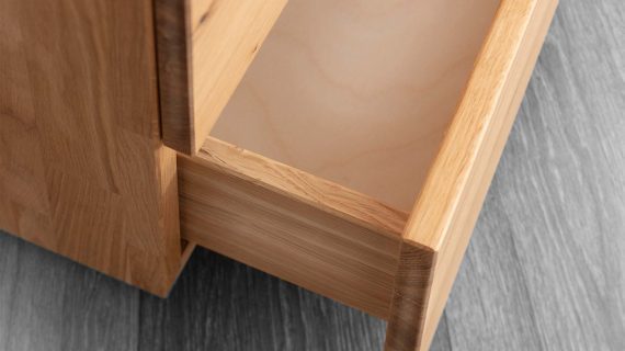 Miniaturka 7 - Pojemna drewniana komoda Macari 3L