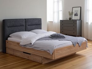 Miniaturka 6 - Łóżko dębowe z szufladą i zagłówkiem grafitowym w nowoczesnej sypialni