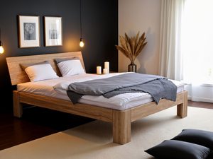 Miniaturka 13 - Łóżko dębowe z pościelą w ciemnej sypialni z lampami aranżacja