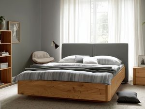 Miniaturka 21 - Łóżko dębowe z tapicerowanym zagłówkiem szarym w eleganckiej sypialni aranżacja