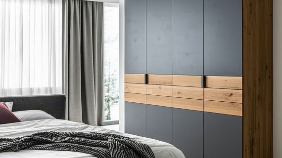 Miniaturka 5 - Elegancka szafa z litego drewna K40EF4E