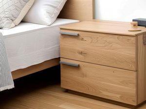 Miniaturka 7 - Dębowa szafka nocna z metalowymi uchwytami przy łóżku aranżacja