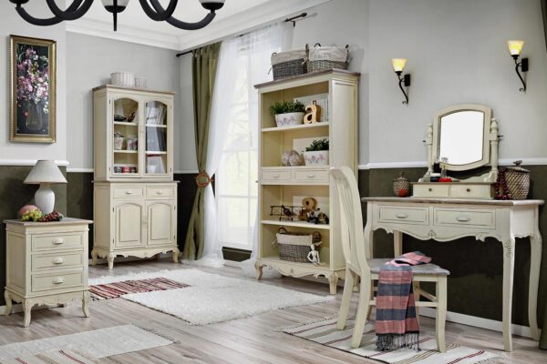 Meble prowansalskie kremowe z witryną regałem i toaletką