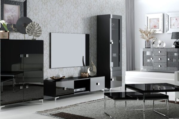 Salon glamour z czarnymi meblami lakierowanymi i szarą komodą