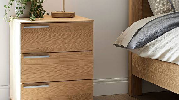 Miniaturka 8 - Elegancka drewniana szafka nocna Arella 3L-RE