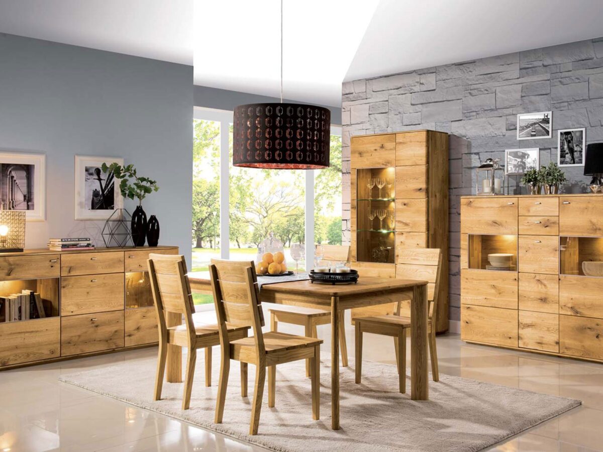 Elegancka jadalnia z dębowymi meblami Maseri
