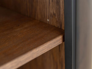 Miniaturka 7 - Dębowa komoda przeszklona Oak Elegance TABACCO