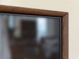 Miniaturka 3 - Dębowa komoda przeszklona Oak Elegance TABACCO