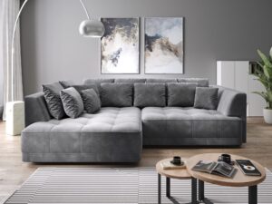 Miniaturka 3 - Narożnik Tiravo 286 cm z luźnymi poduszkami w salonie z szarą ścianą