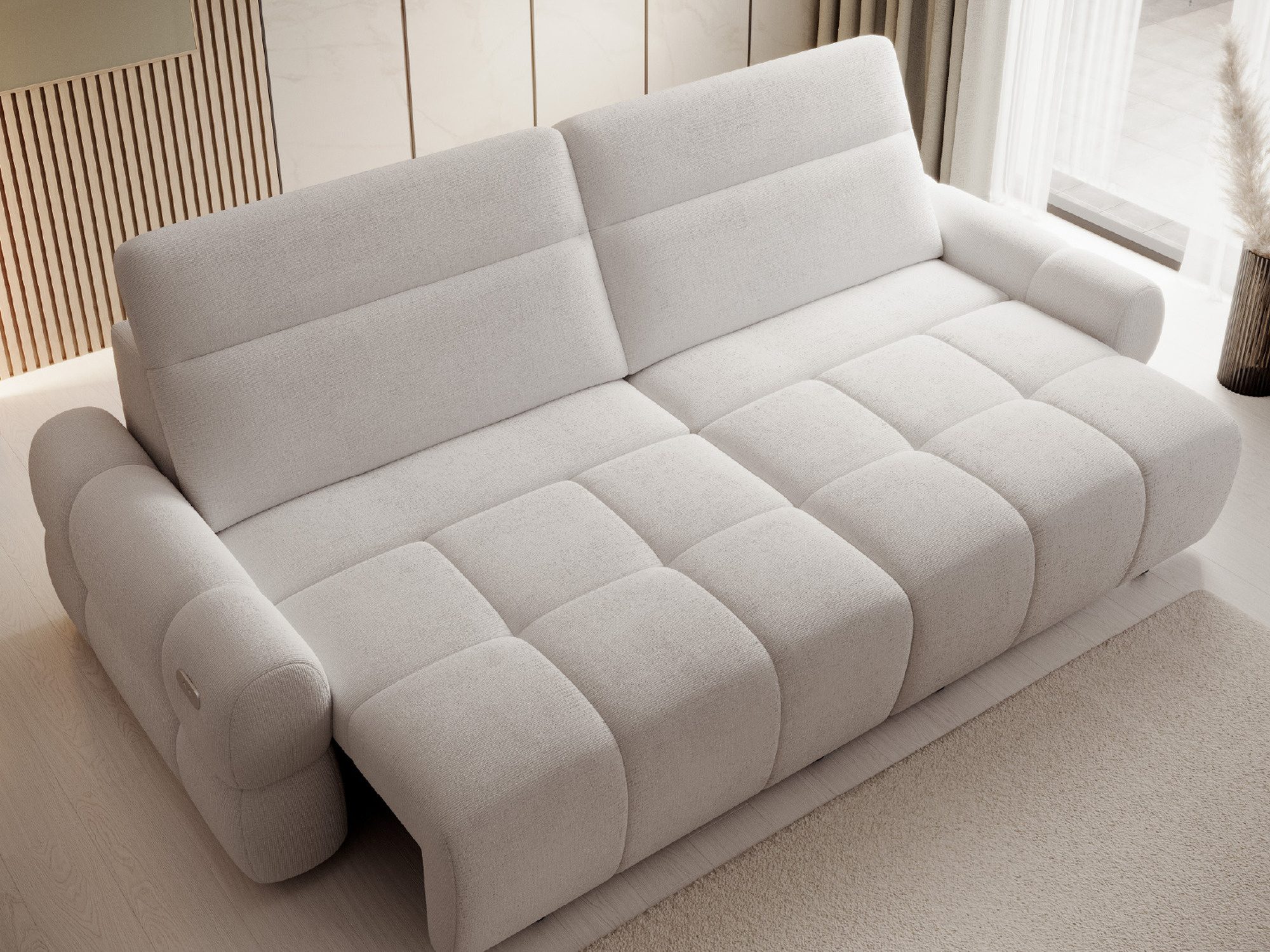 Sofa Marello z wysuniętym siedziskiem w jasnej aranżacji