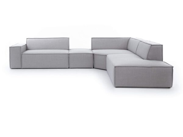 Narożnik modułowy Mervino 338 cm z pufą na białym tle