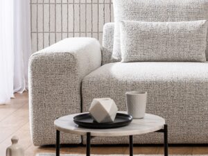 Miniaturka 3 - Pufa do salonu Ildaro – widok z boku