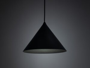 Miniaturka 10 - Aranżacja wnętrza z czarną lampą wiszącą Cono M